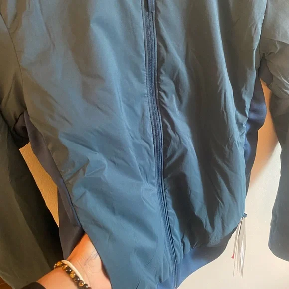 Jacket - Picture 3 of 6